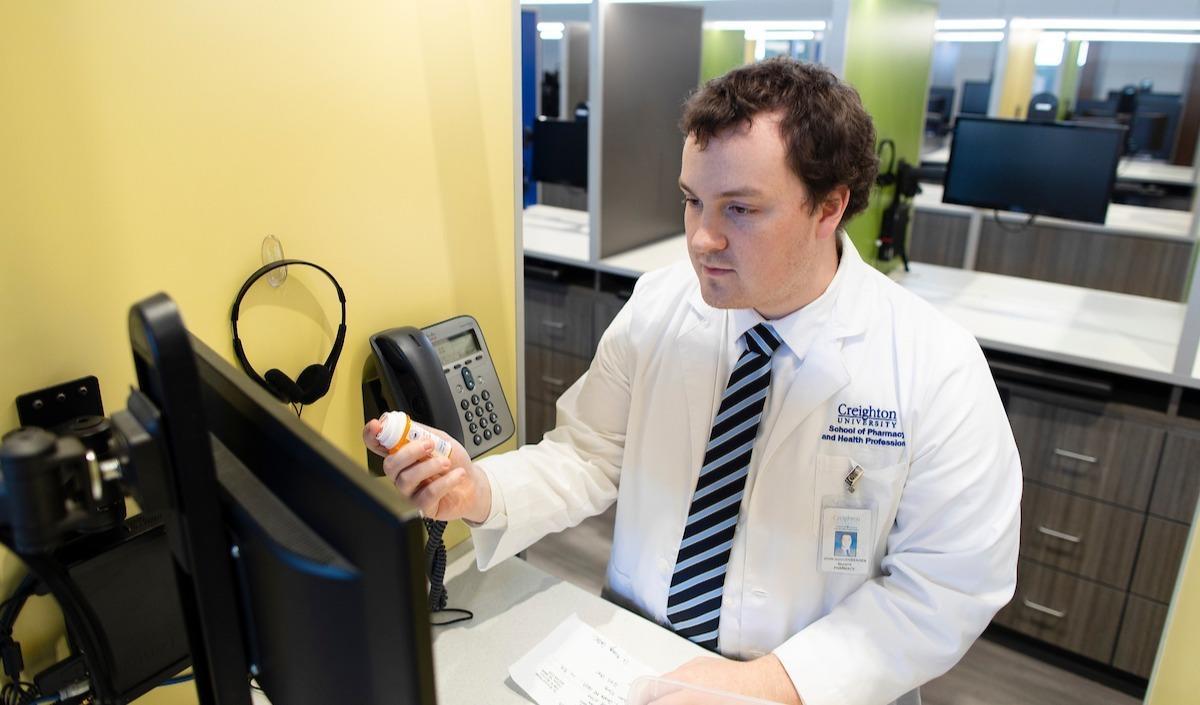 Bachelor of pharmacy scholarships picture